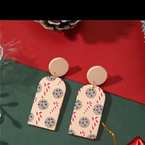 ** BRAND NEW SWEET CHRISTMAS TREAT EARRINGS - Picture 3 of 4